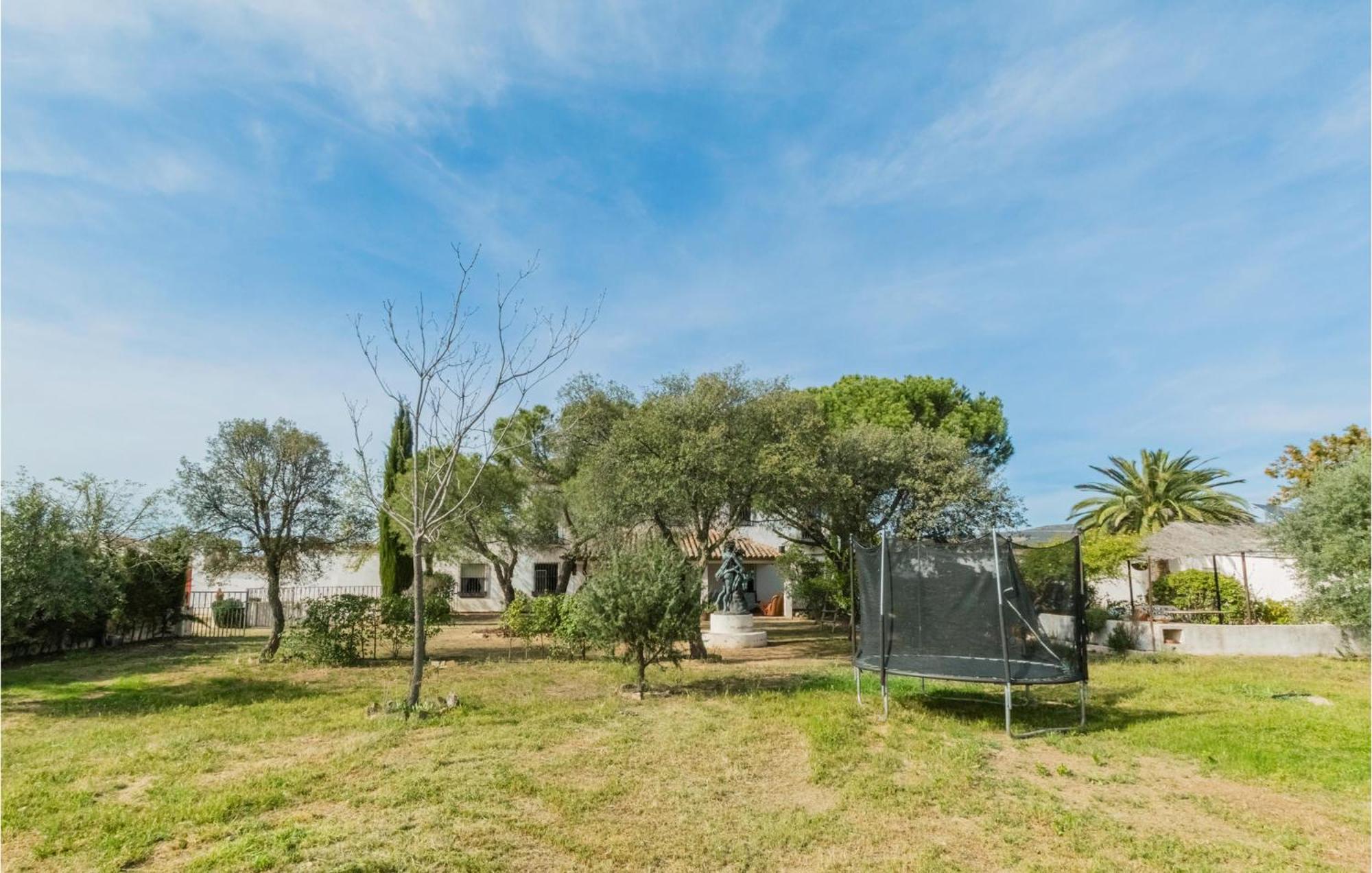 Gorgeous Home In Aldeaquemada With Swimming Pool Exterior photo