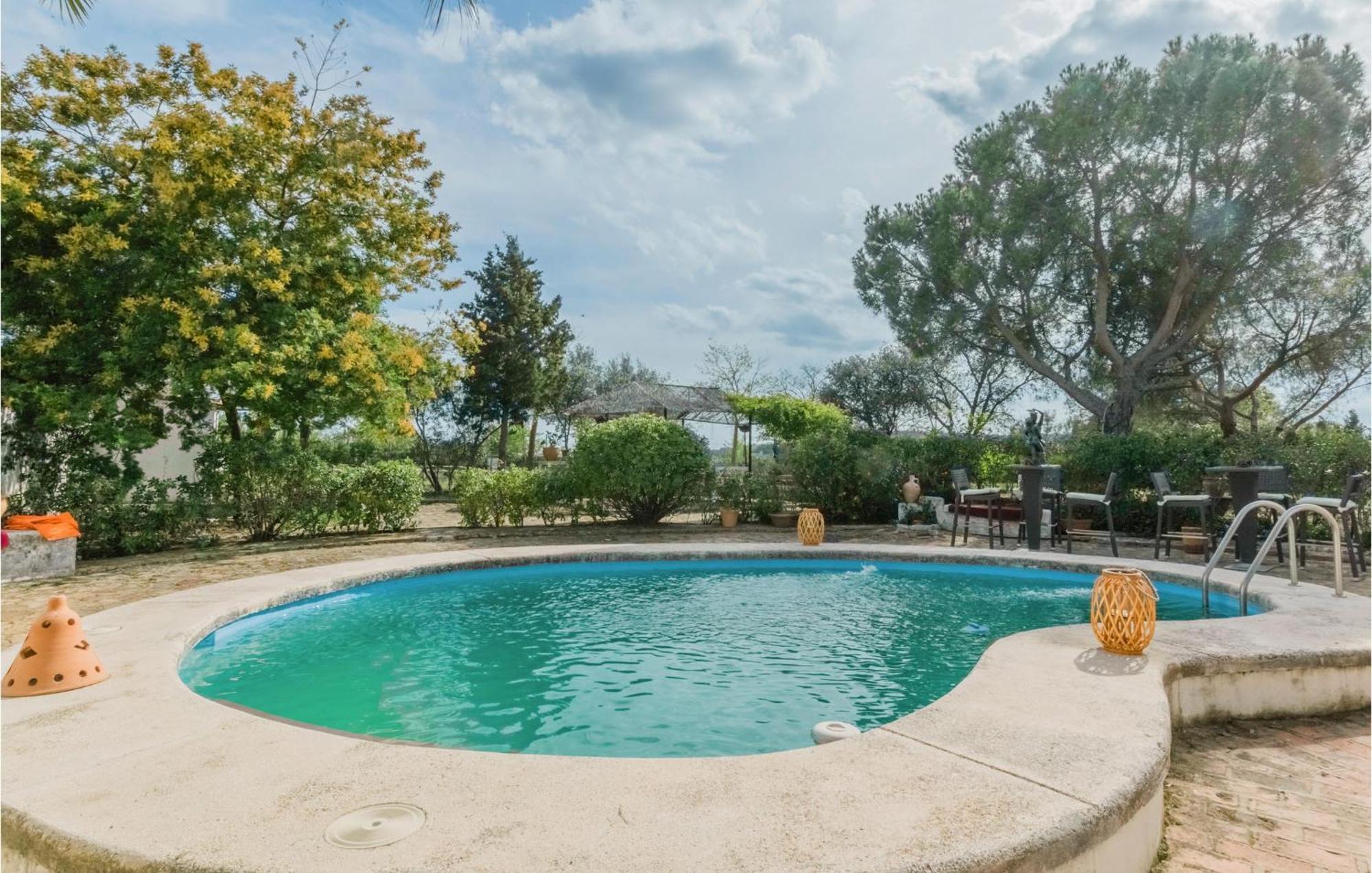 Gorgeous Home In Aldeaquemada With Swimming Pool Exterior photo