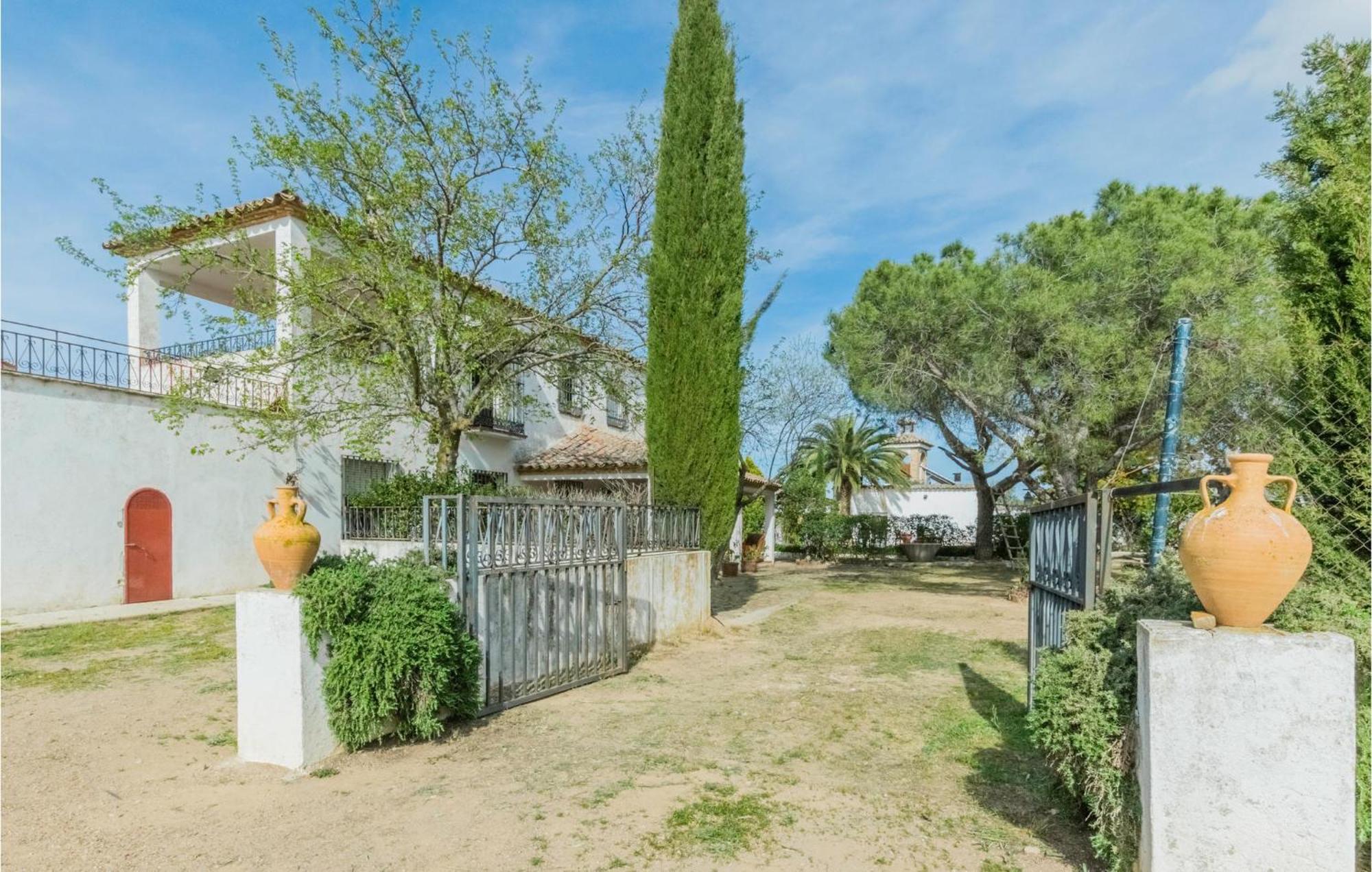 Gorgeous Home In Aldeaquemada With Swimming Pool Exterior photo